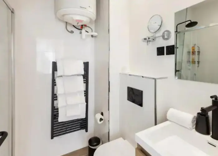 Amazing 2 Bedroom Parisian Flat París