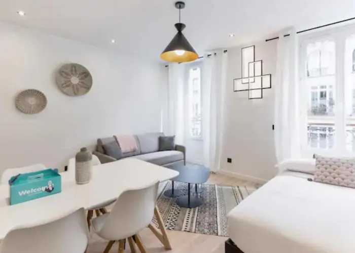 Amazing 2 Bedroom Parisian Flat