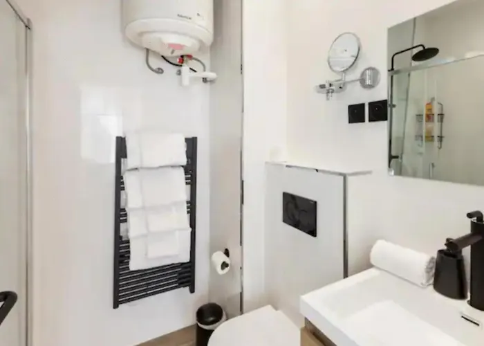 Amazing 2 Bedroom Parisian Flat * París